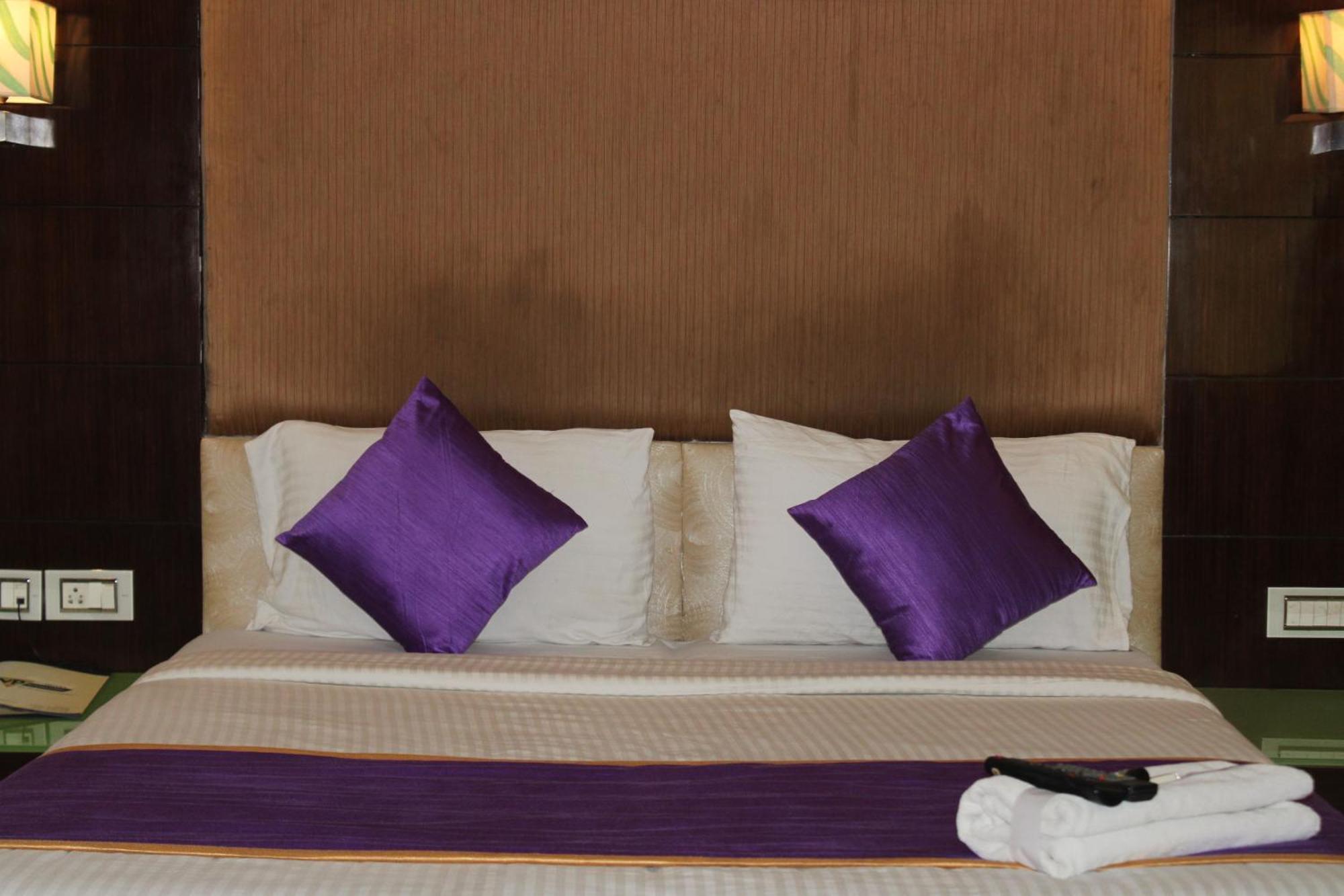 Vp International Hotel Bangalore Luaran gambar