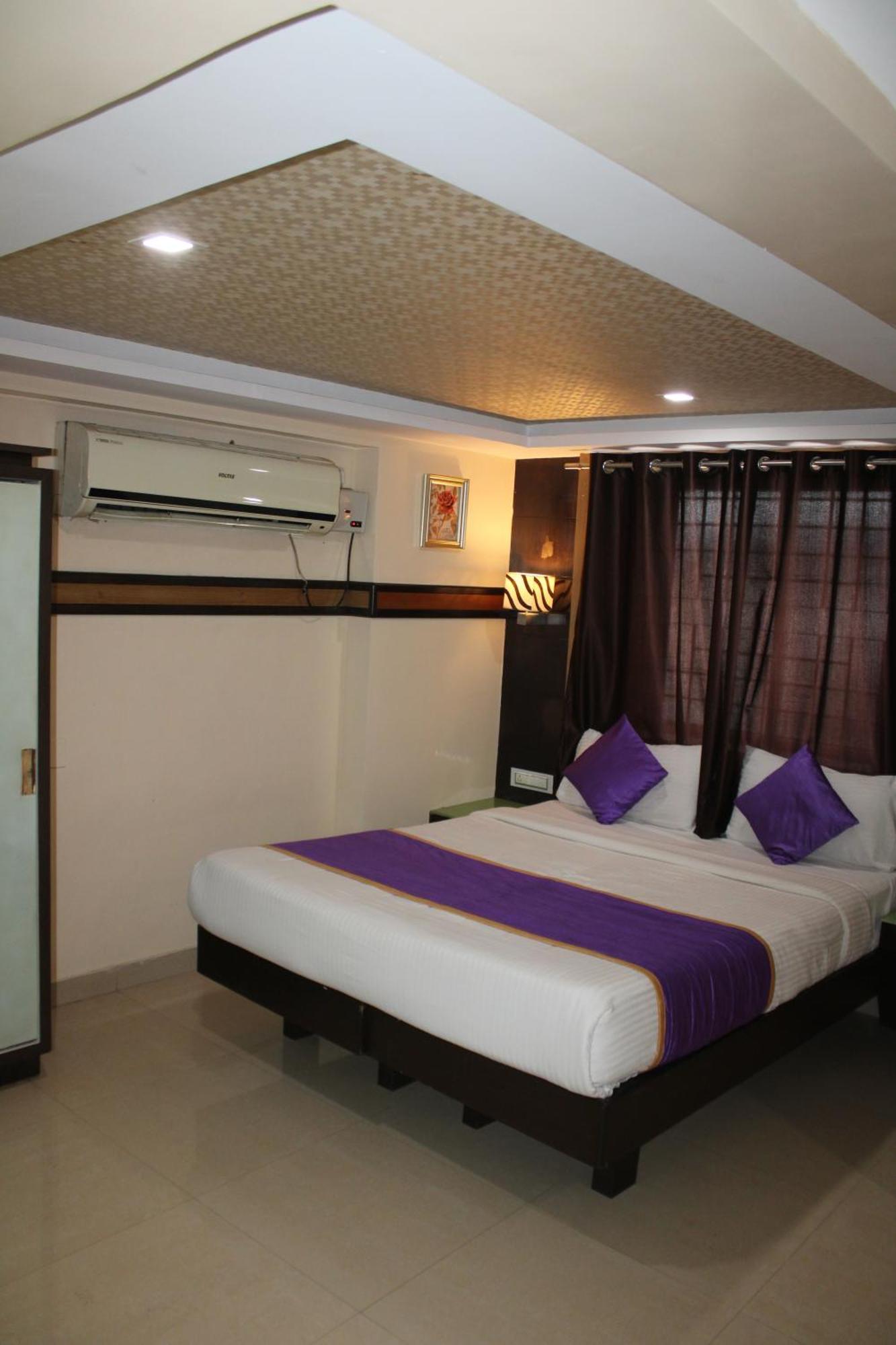 Vp International Hotel Bangalore Luaran gambar