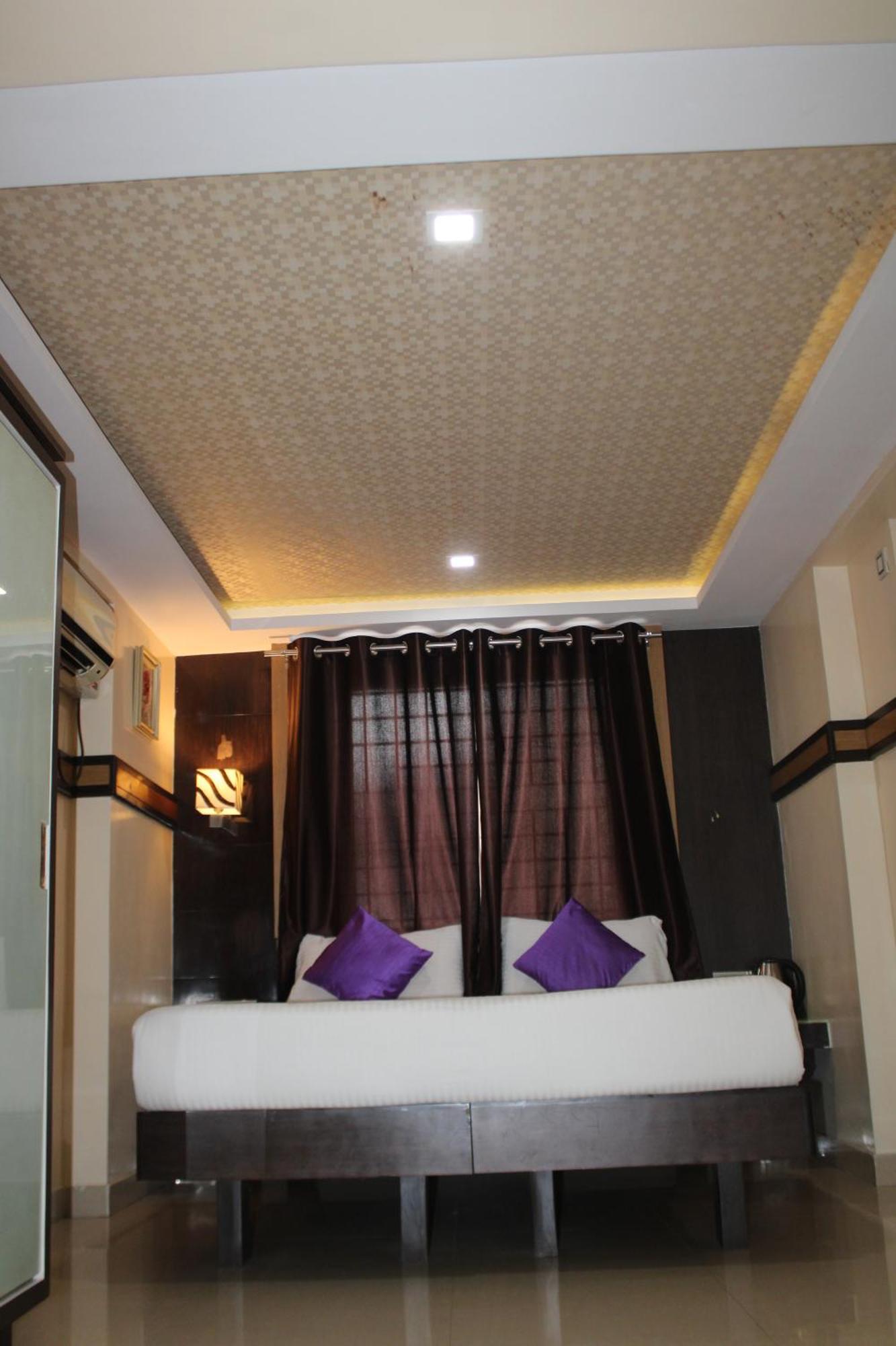 Vp International Hotel Bangalore Luaran gambar