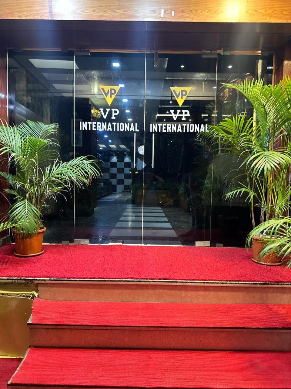 Vp International Hotel Bangalore Luaran gambar